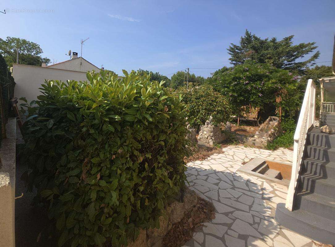 Capendu :  maison a petit prix et grand terrain  ! - photo 3