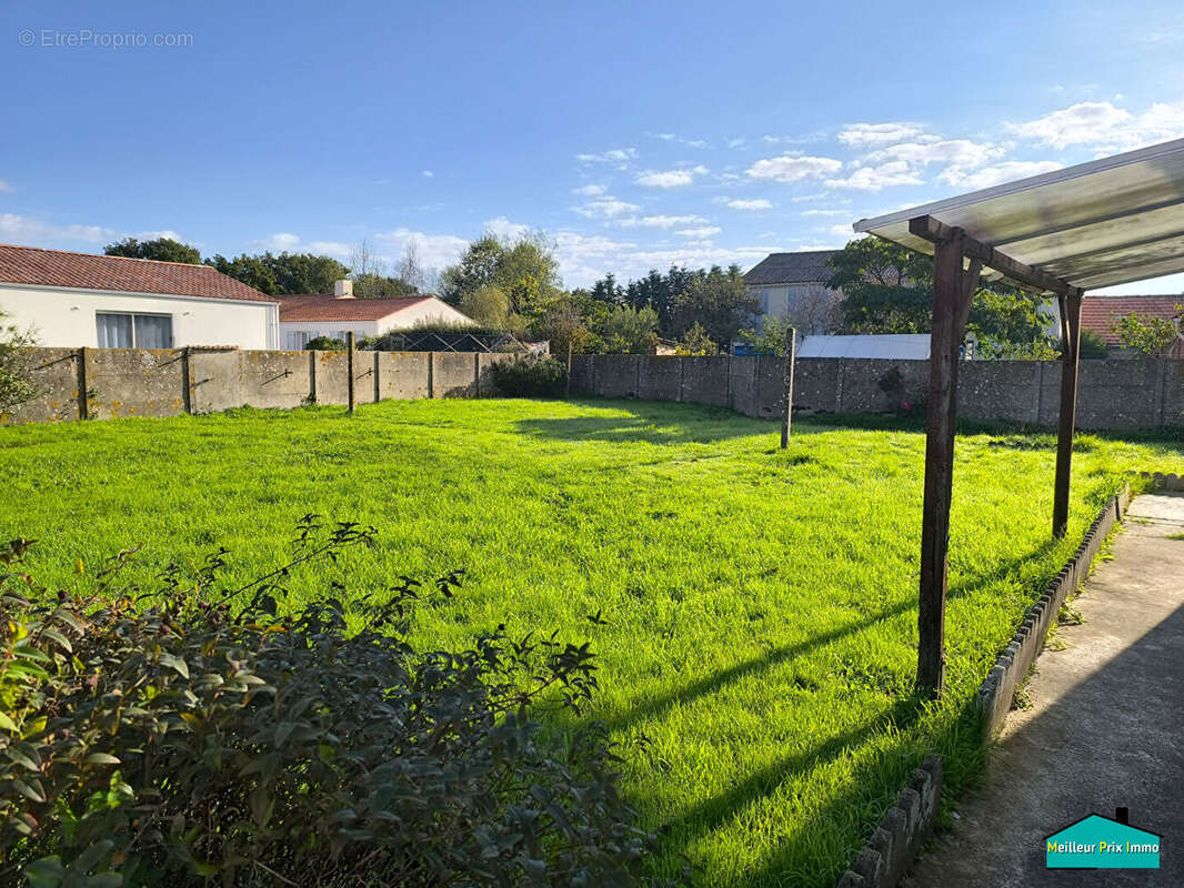 Maison à SAINT-URBAIN