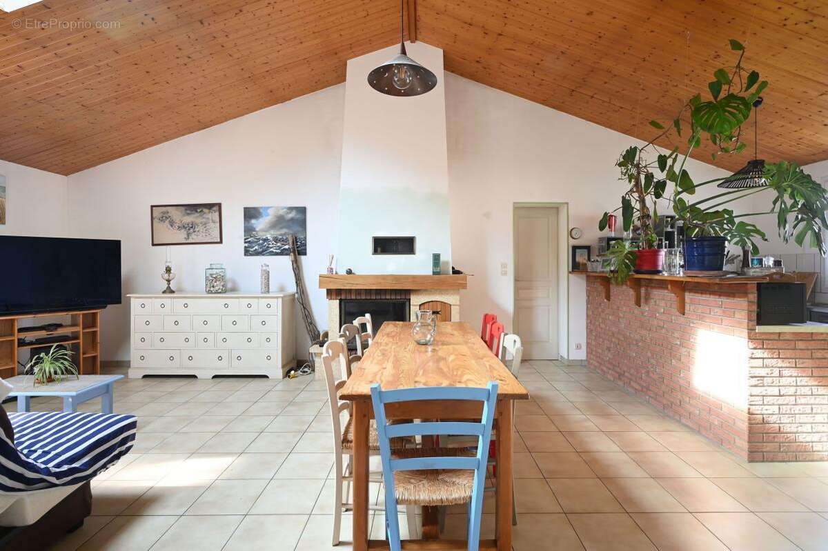 Maison à SAINT-CLEMENT-DES-BALEINES