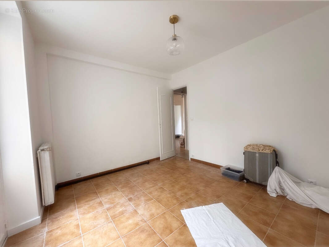 Appartement à LA GARENNE-COLOMBES