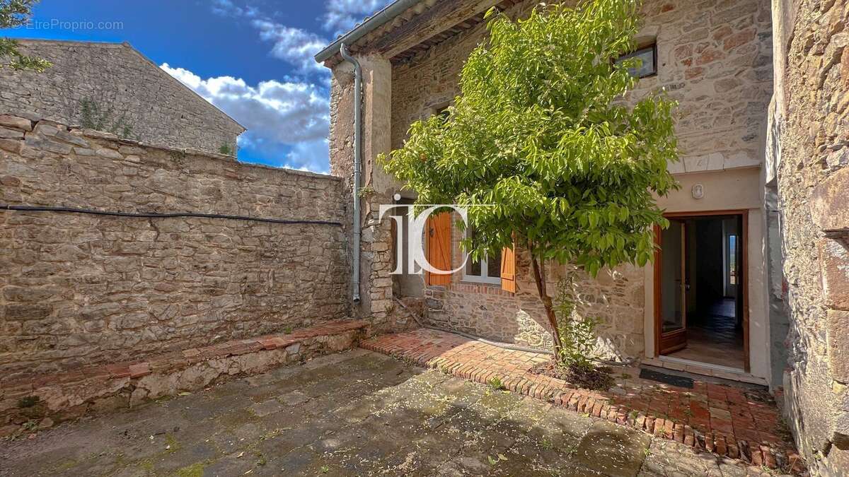 Maison à COURRY