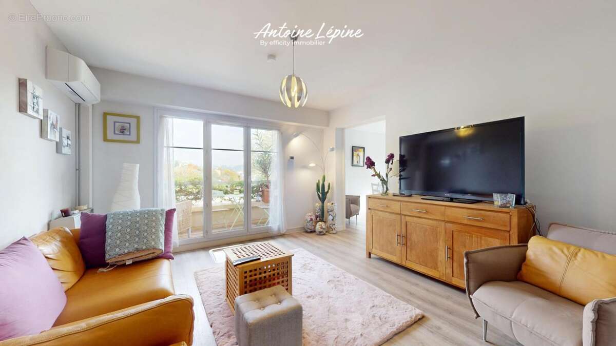 Appartement à FONTAINES-SAINT-MARTIN