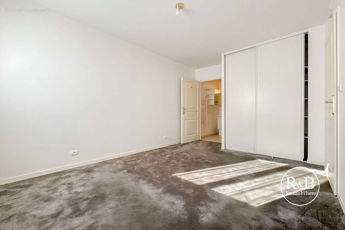 Appartement à LES CLAYES-SOUS-BOIS