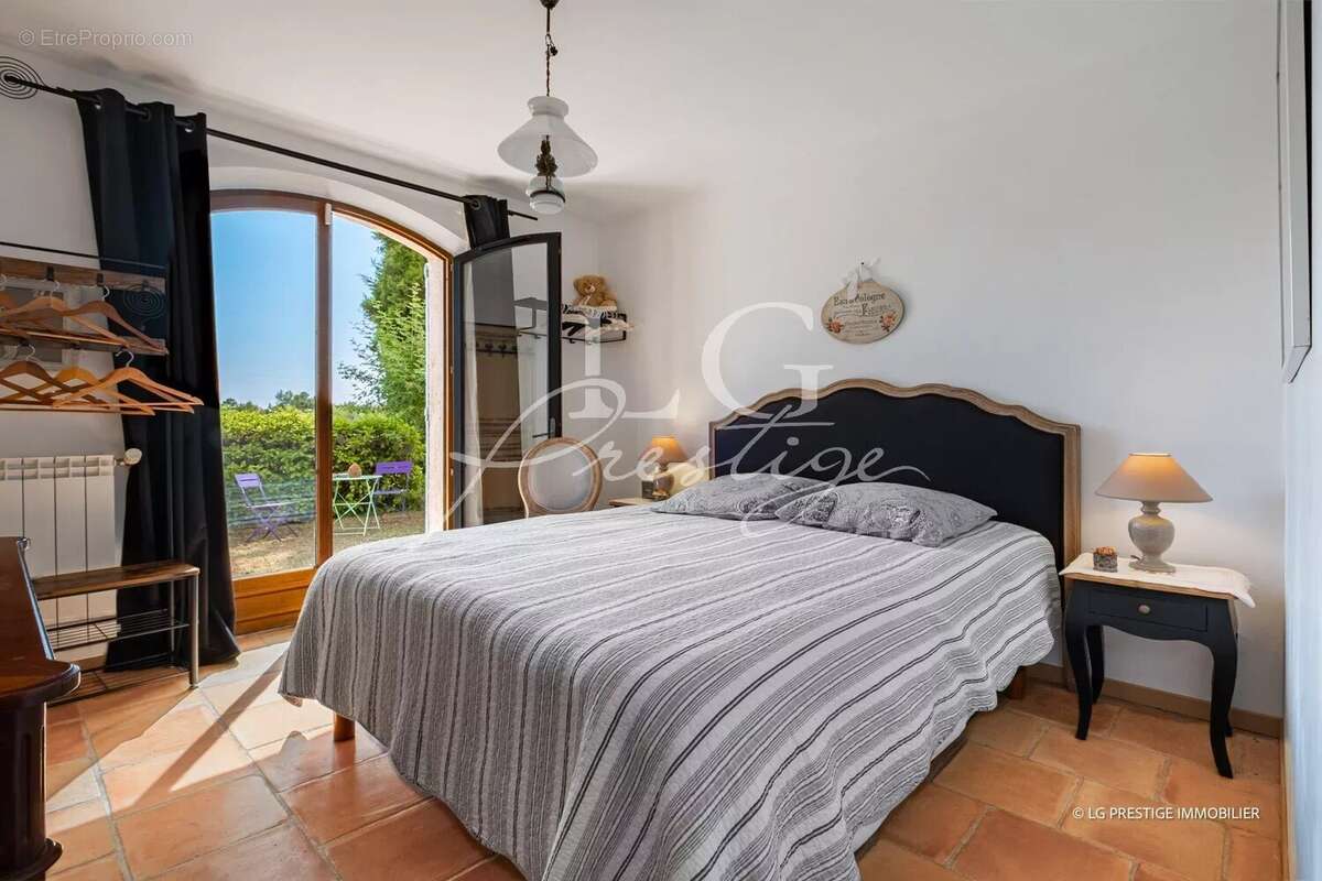 Maison à TOURRETTES