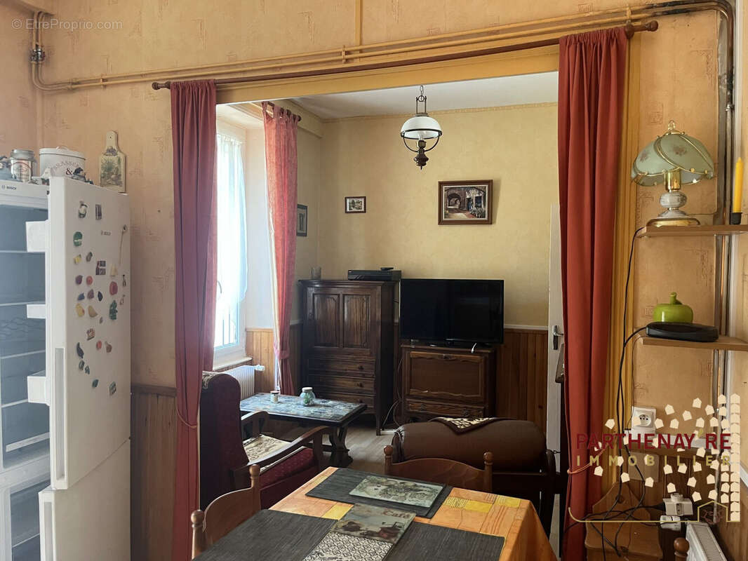 Maison à PARTHENAY