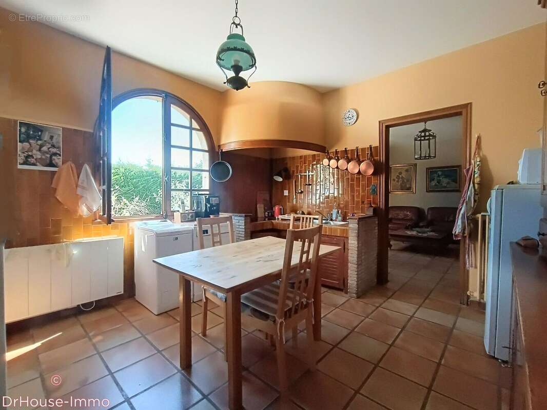 Maison 194 m² à Villeneuve-Tolosane  - photo 16