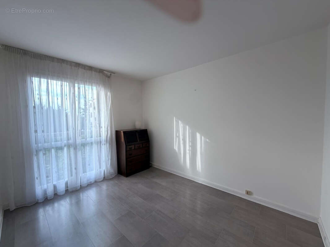Tres beau quatre pieces refait a neuf - mennecy - - photo 17