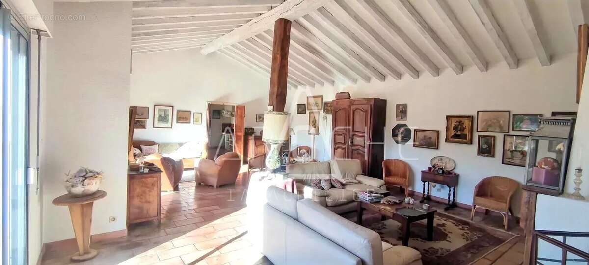 Maison à SAINT-CYPRIEN