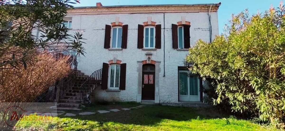 Maison à LEZAN