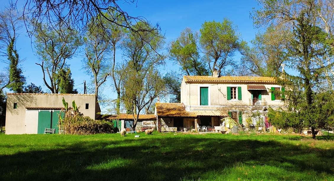 Maison à FONTVIEILLE