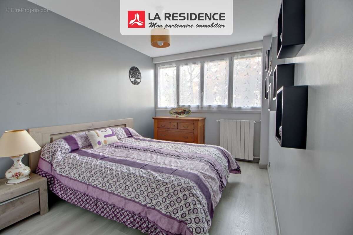 Appartement à LES CLAYES-SOUS-BOIS