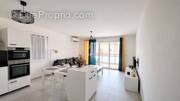 Appartement à MOURIES