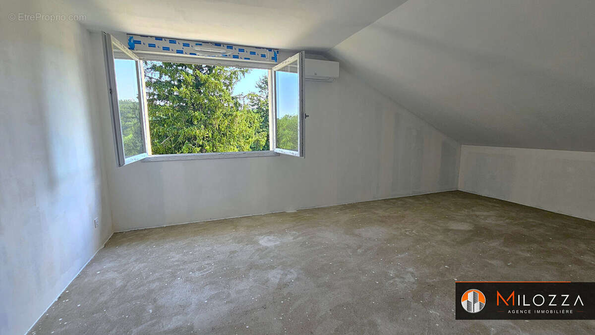 Maison rénovée DPE A, 4 chambres + bureau, terrain 1 809 m², SQF centre - photo 5