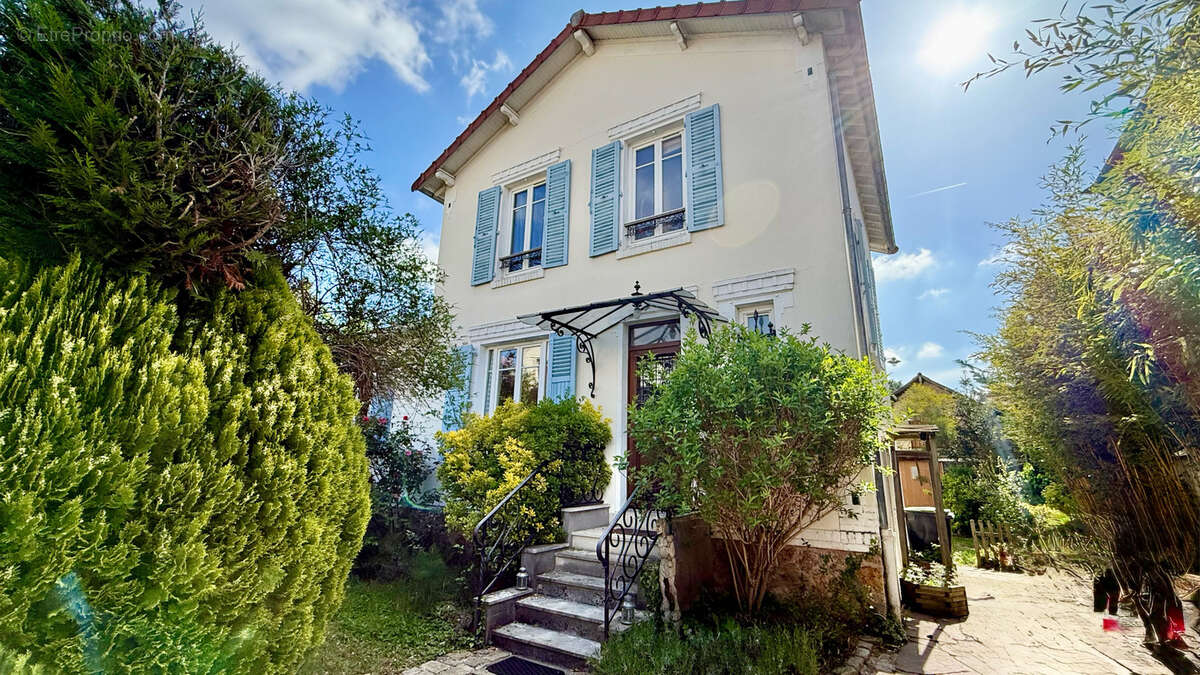 Maison à SAINT-GRATIEN