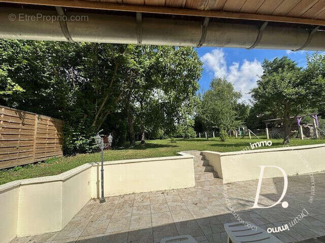 Terrasse - Maison à CIVIERES