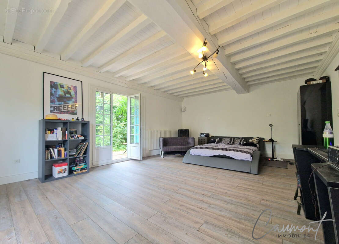 Maison 250 m² à Yebleron  - photo 8