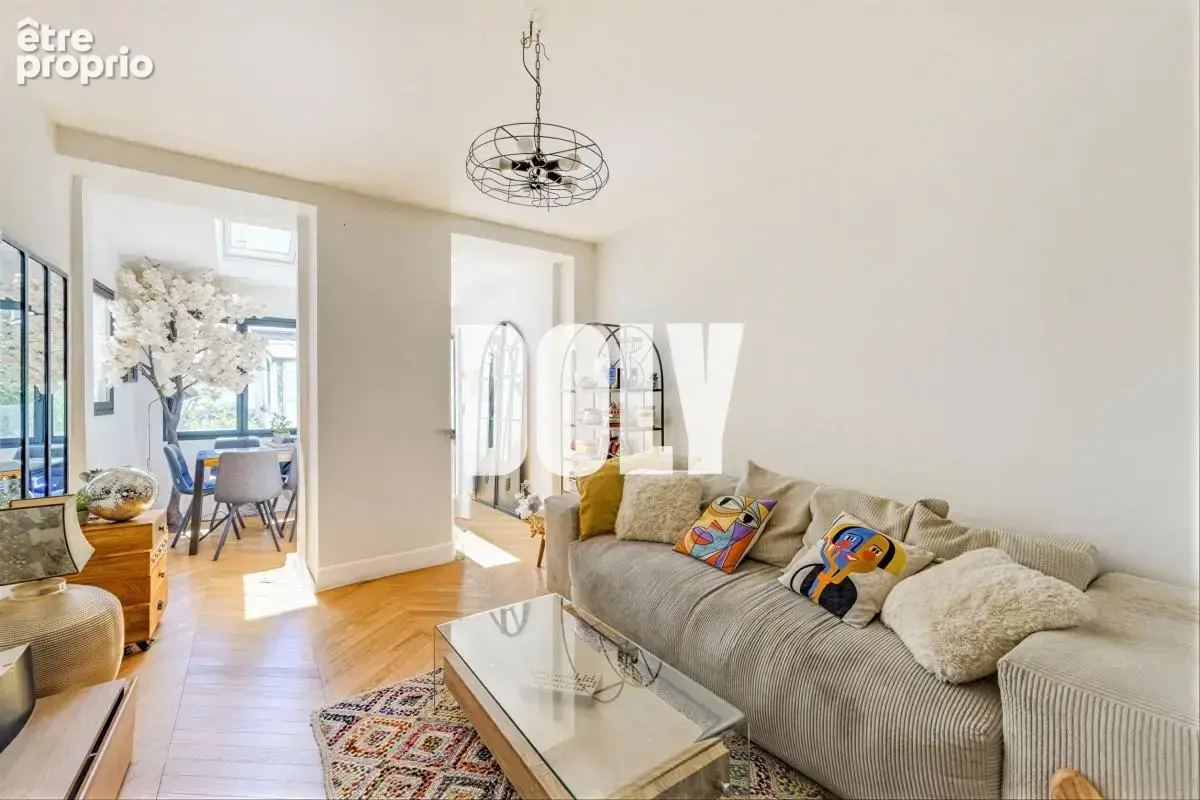 Doly - Duplex avec Jardin, un Ecrin de verdure au Coeur des Abbesses ! - photo 3