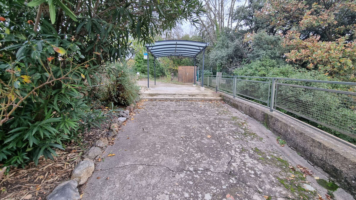 Appartement à LAMALOU-LES-BAINS