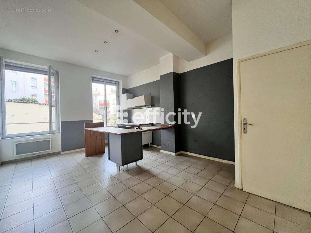 Appartement à LYON-9E