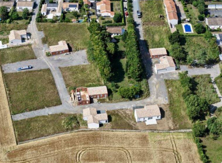 Terrain à SAINT-MEDARD