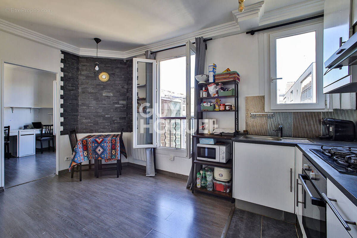 Appartement à PARIS-18E