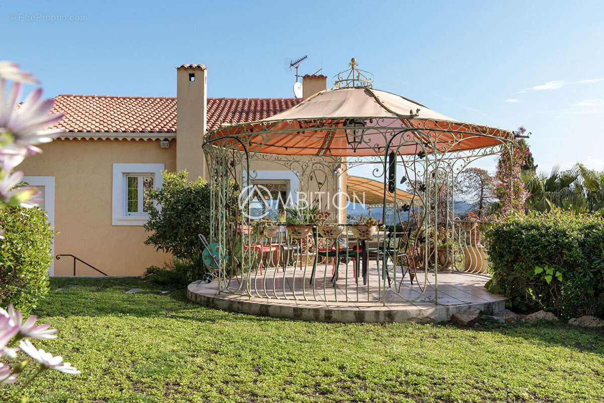 Maison à MANDELIEU-LA-NAPOULE