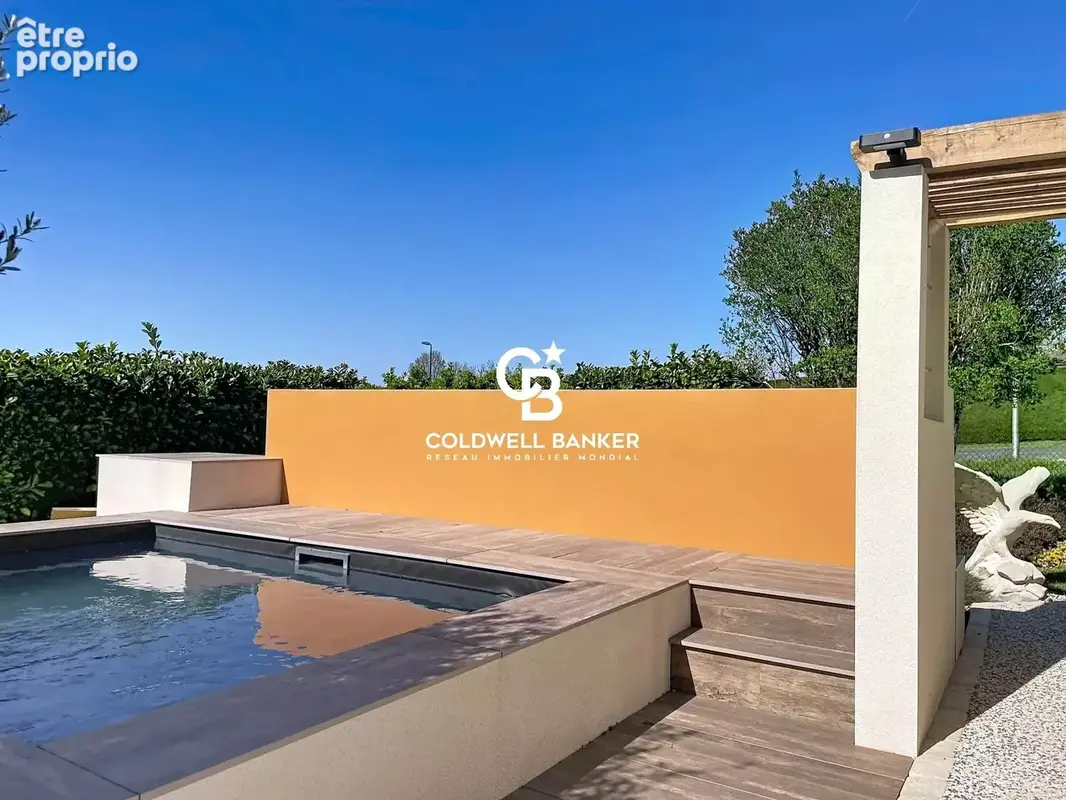 Photo Maison à Bussac-Sur-Charente au prix de 320 000€