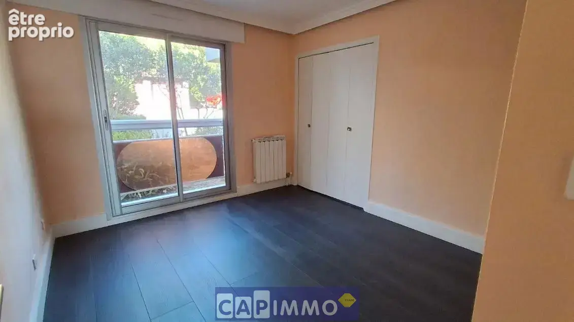 Appartement t5, cave, garage, parking, piscine, 83000 toulon - photo 13