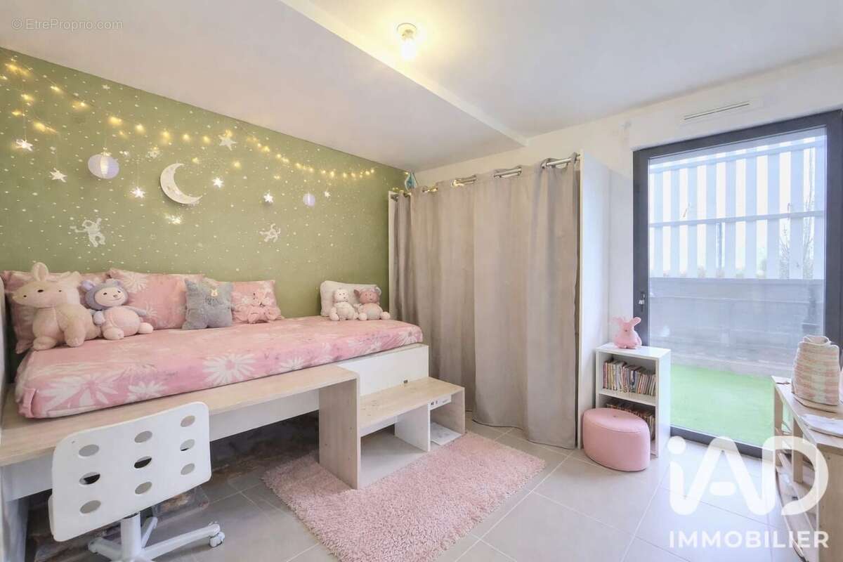 Appartement 70 m² à Istres  - photo 4