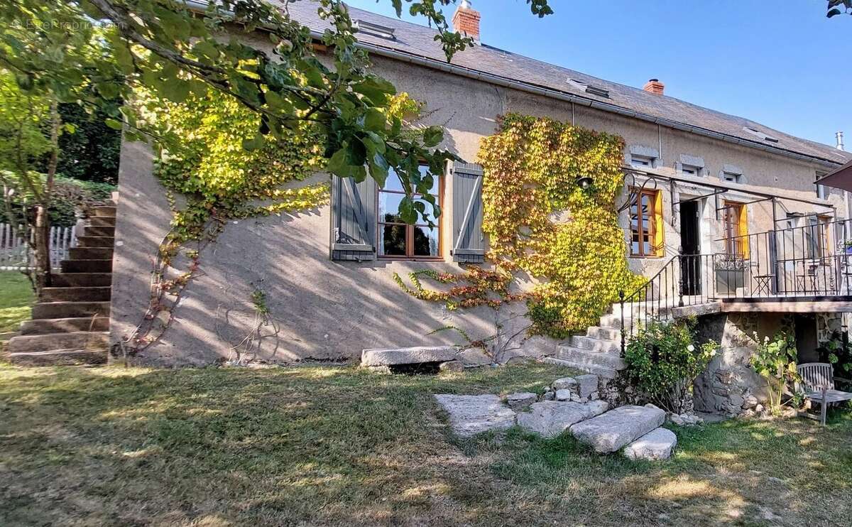 Maison à MONTSAUCHE-LES-SETTONS