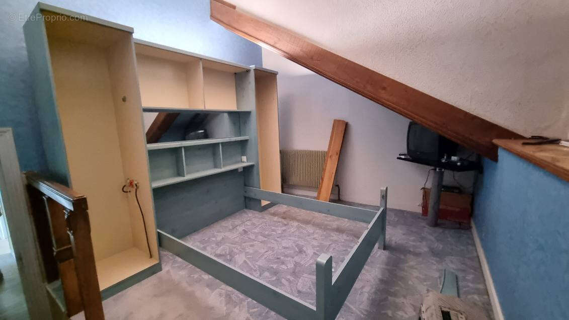 Maison à SAINT-BONNET-DES-QUARTS