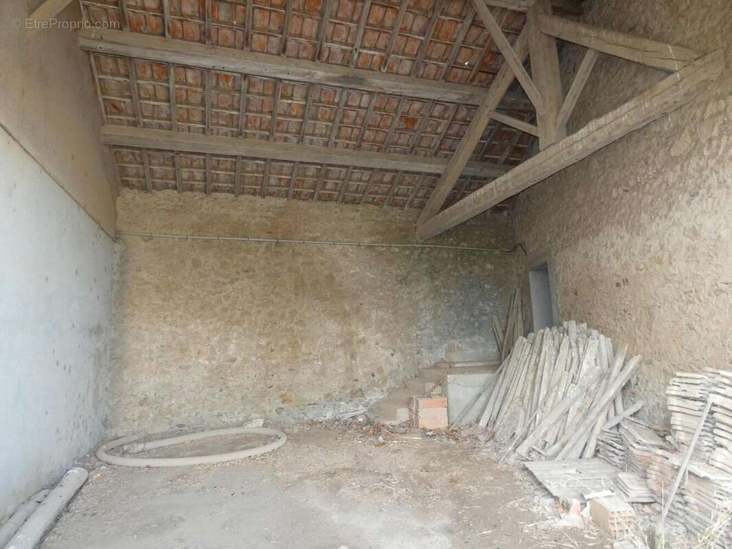 Photo 6 - Parking à LA REDORTE