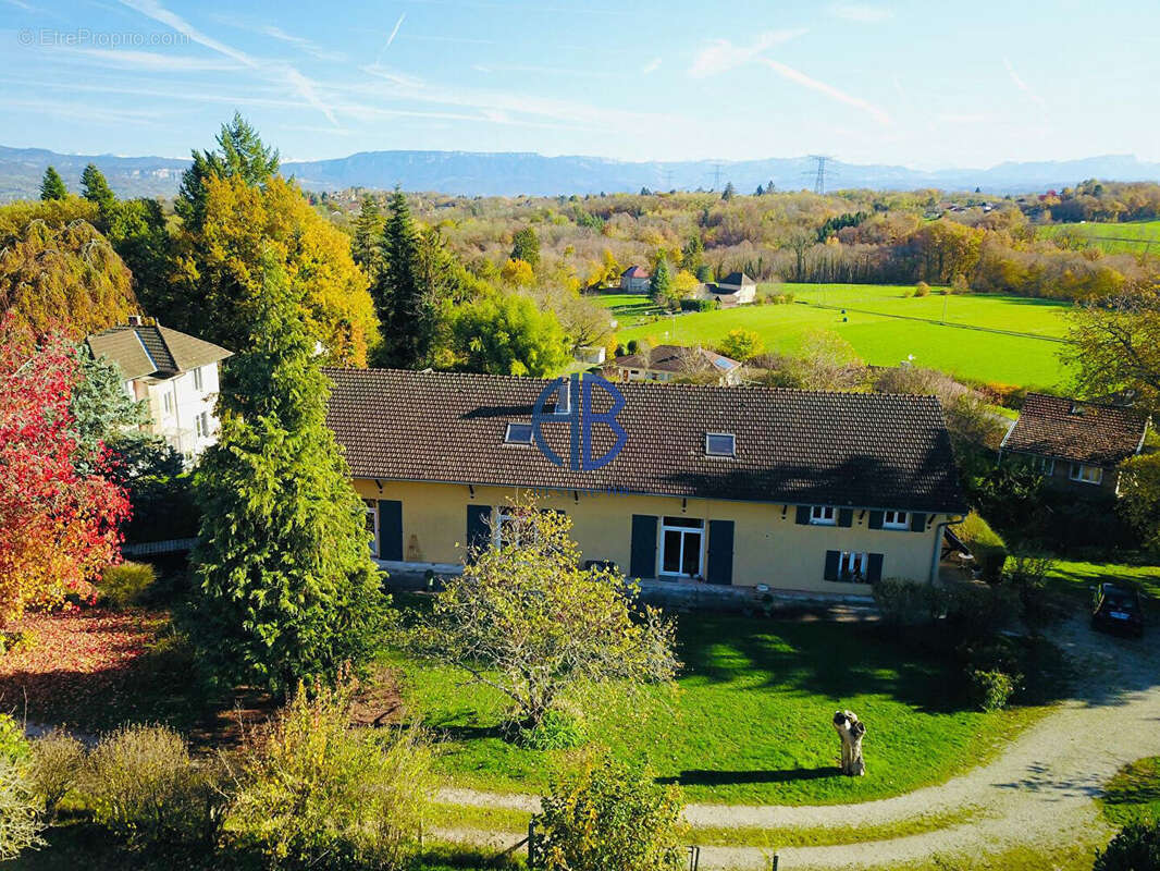Maison à FAVERGES-DE-LA-TOUR
