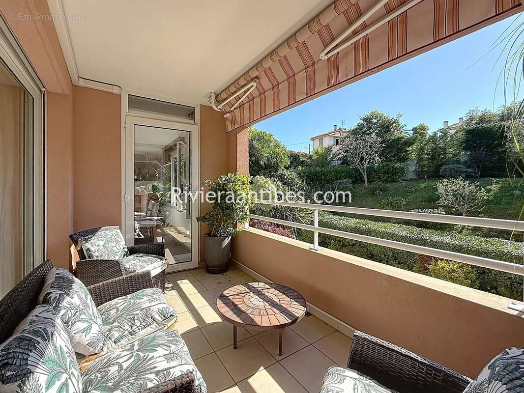 Antibes centre. appartement d'exception 4 pièces. - photo 3