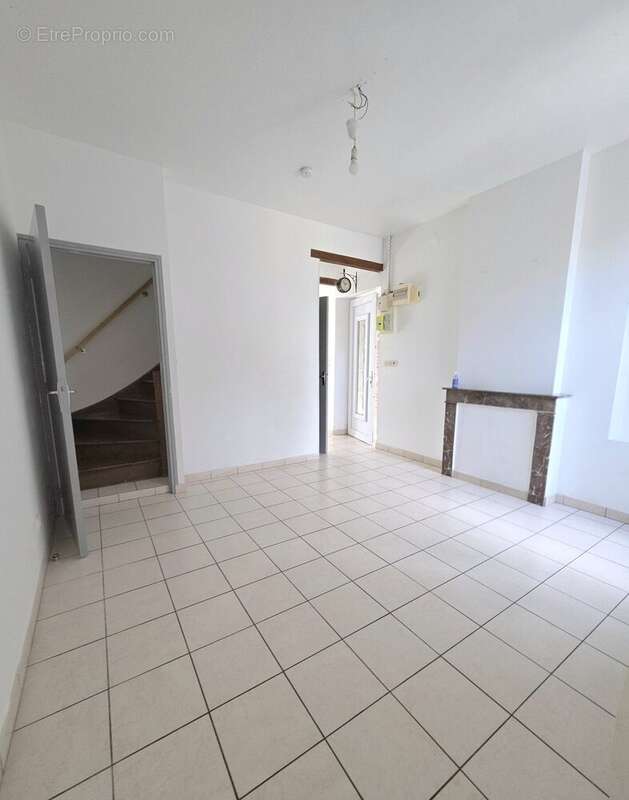 Maison à AULNOYE-AYMERIES