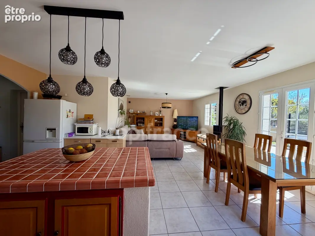 Loupian(34), à vendre maison plain-pied p5, surface totale 106 m2, 4 faces, terrain 618 m2, garage, piscine - photo 7