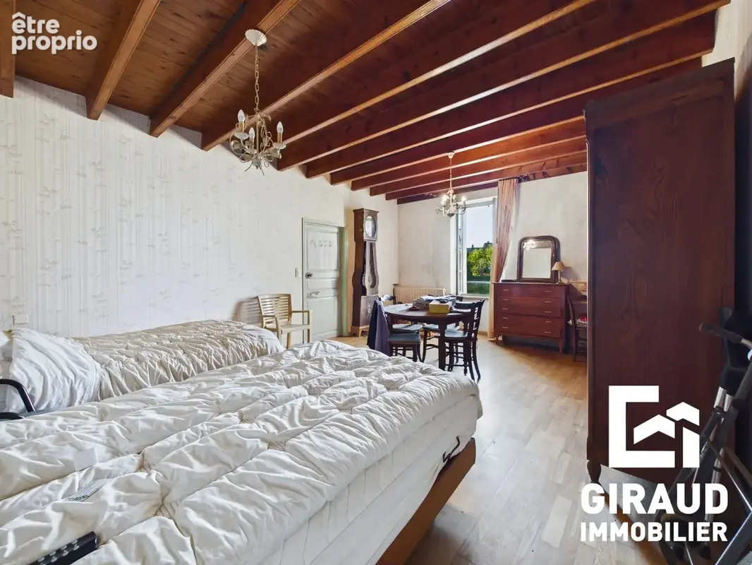 Maison 6 pièces 156 m² à vendre à Fontenay-Le-Comte (85200) - photo 3