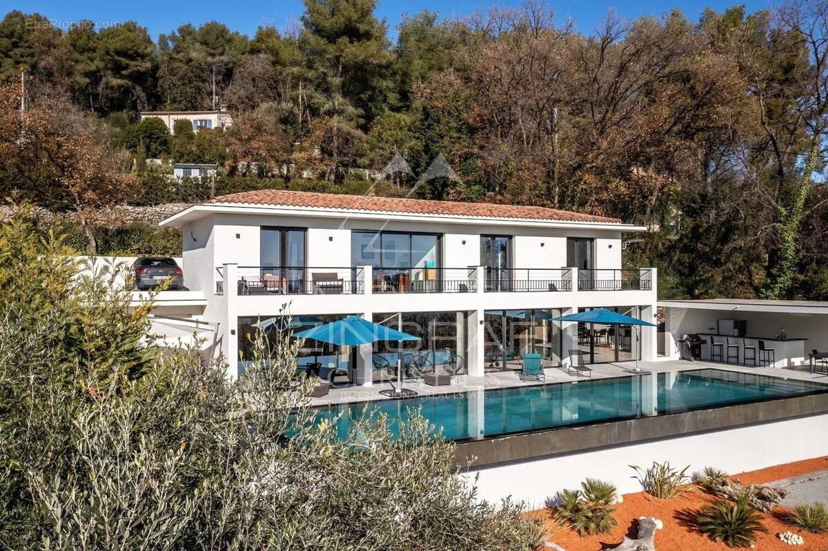 Maison à TOURRETTES-SUR-LOUP