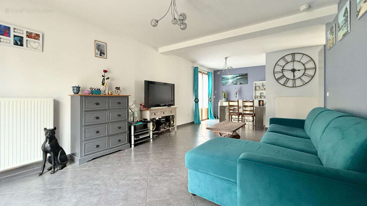 Maison à SAINTRY-SUR-SEINE