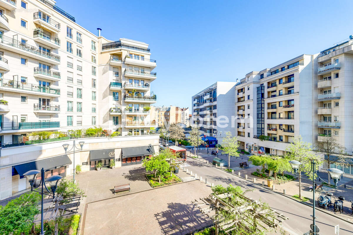 Appartement à COURBEVOIE