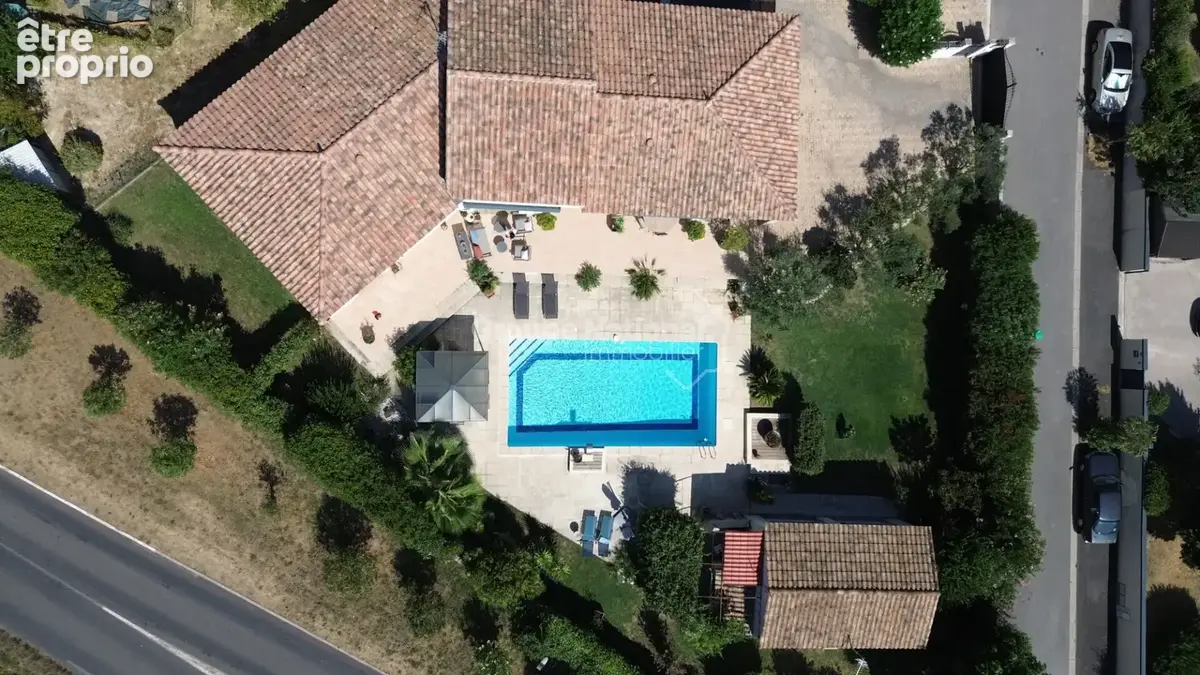 Entre Vignes, à VERARGUES  découvrez cette  villa de plain-pied avec dépendance et piscine - photo 12