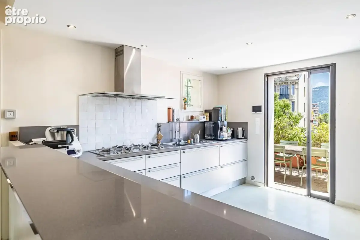 Nice - Bas Cimiez - Maison 170m² avec 4 chambres, terrasses et garage - photo 6