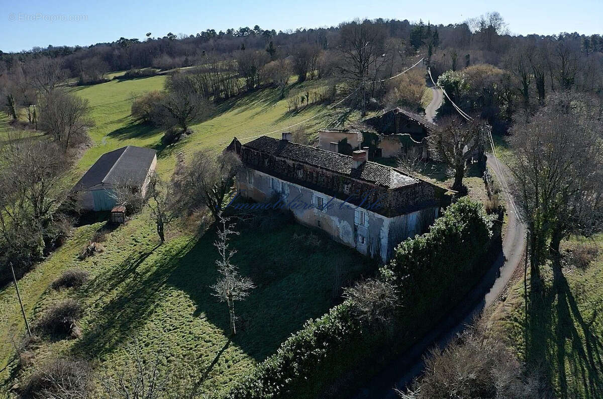 Maison à SAINT-AQUILIN