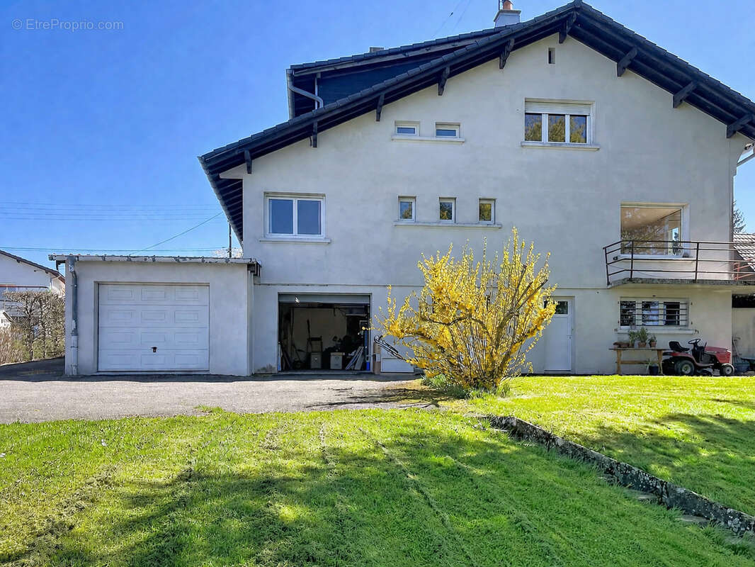 Maison à MONTBOUTON