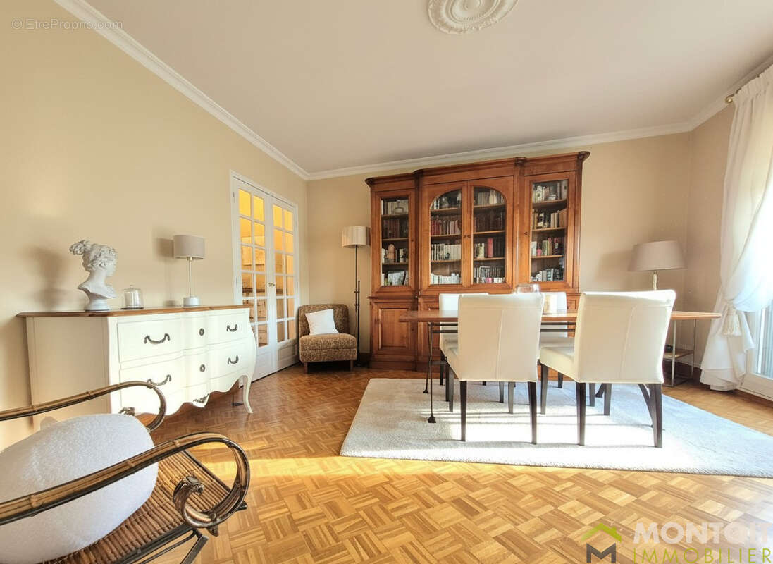 Appartement à THIAIS