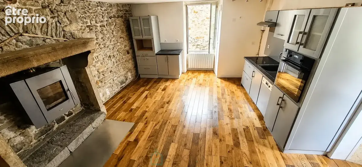 Maison de caractere lovee au coeur de montpeyroux, plus beau village de france - photo 6