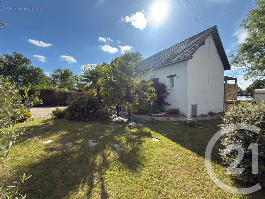 Maison à DOMATS