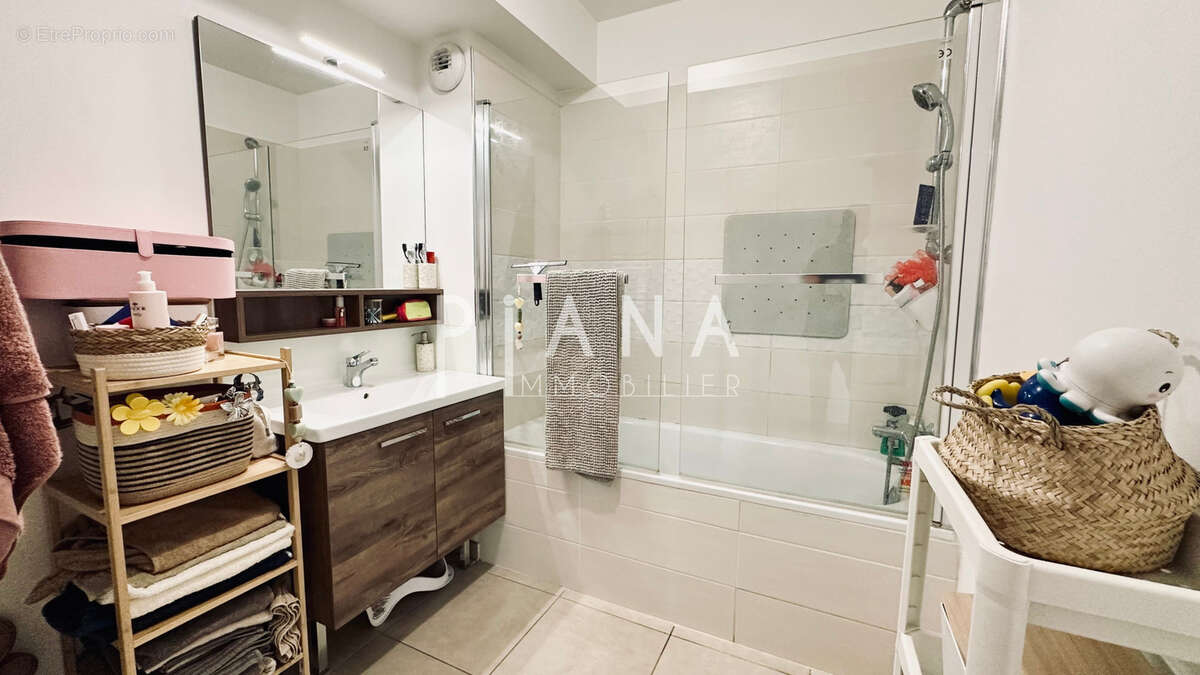 Appartement à MARSEILLE-5E