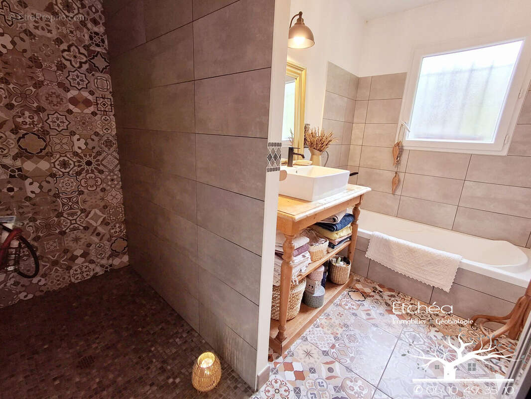 Maison 115 m² à Lasseube  - photo 7