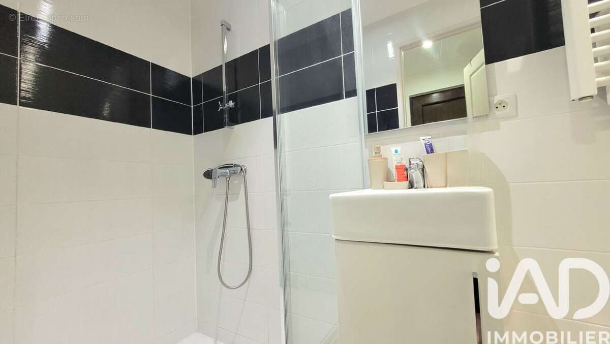 Photo 6 - Appartement à BAGNOLS-SUR-CEZE